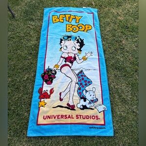 Vintage 2002 Betty Boop Universal Studios Beach Towel EUC Bright Colors 56x27